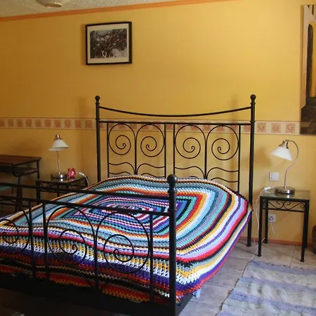 Chez Ker Anna Bed & Breakfast Canihuel